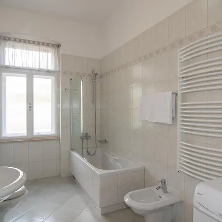 Salona Apartment *