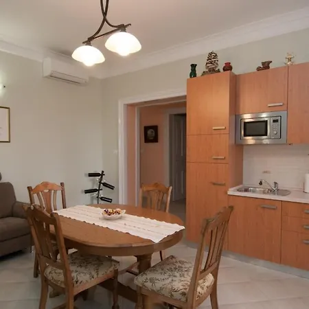 Salona Apartment