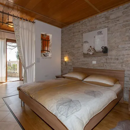 Apartament Salona *